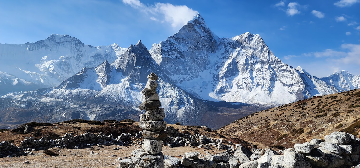 Day 08: Acclimatization in Dingboche; hike to Nagarjuna Hill (5,100 m/16,732 ft)