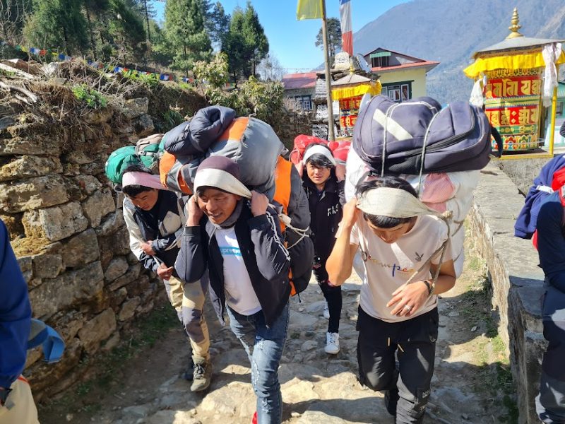 Benefits of a Local Guide: Navigation, Safety, and Cultural Insights