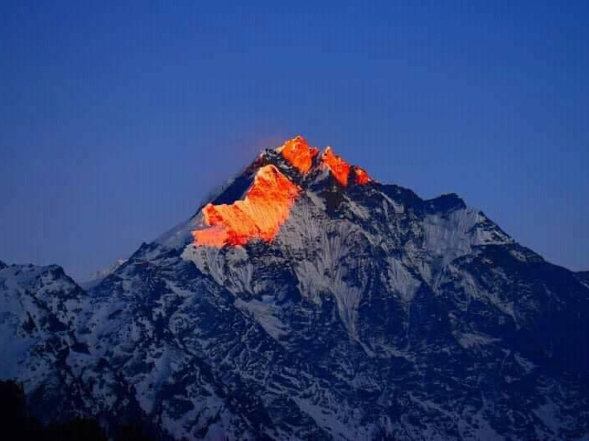 Tsum Valley Trek: 15 Day Itinerary – Discover the hidden Buddhist valley of Tsum with scenic trails, ancient monasteries, and breathtaking Himalayan views.